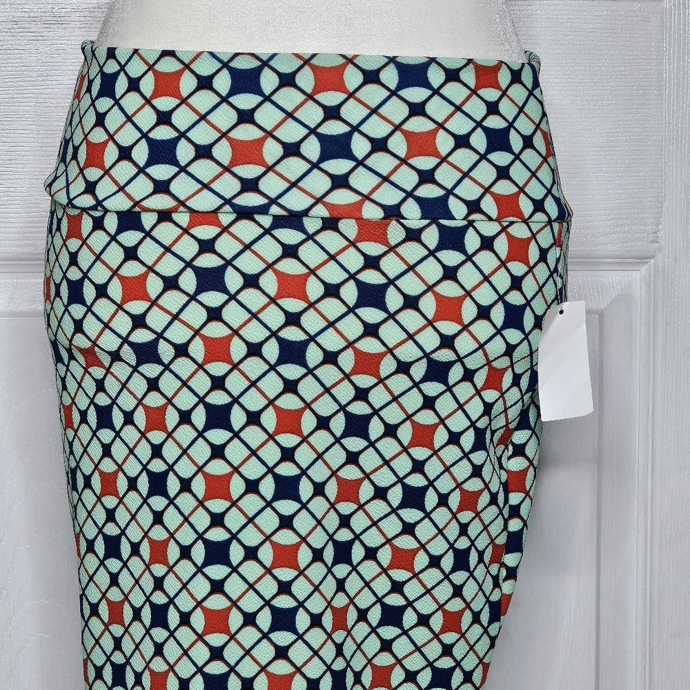 Geometric Patterned Skirt - Multicolor - Picture 3 of 11